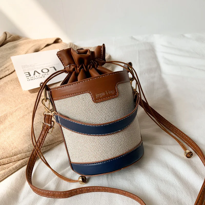 Factory Wholesale Bucket Handbags 2024 Light Lady Barrel Bags Lady Fashion Small Design Purses For Females