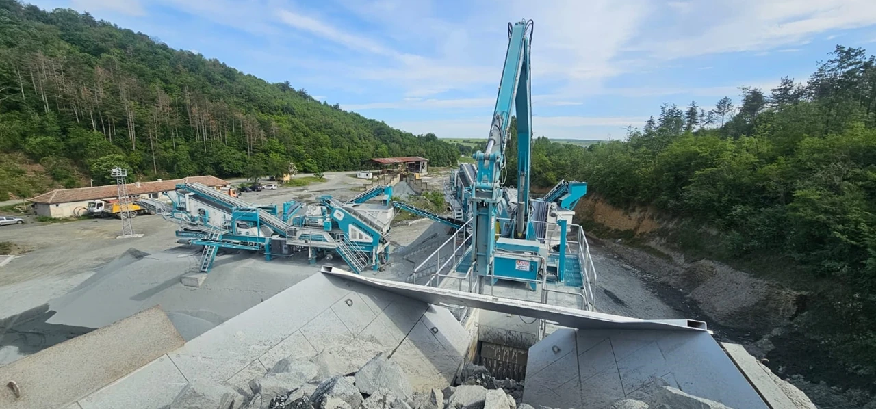 Hydraulic Rock Hammer | Durable Hydraulic Breaker for Heavy Construction Use