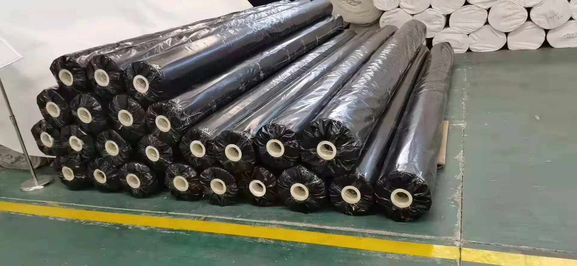 Plastic Geomembranes 0.5 Mm 0.75 Mm 1.0 Mm 1.5 Mm 2.0 Mm 3 Mm HDPE Geomembranes Fish Dam Pond Liner Polyethylene Geomembrane