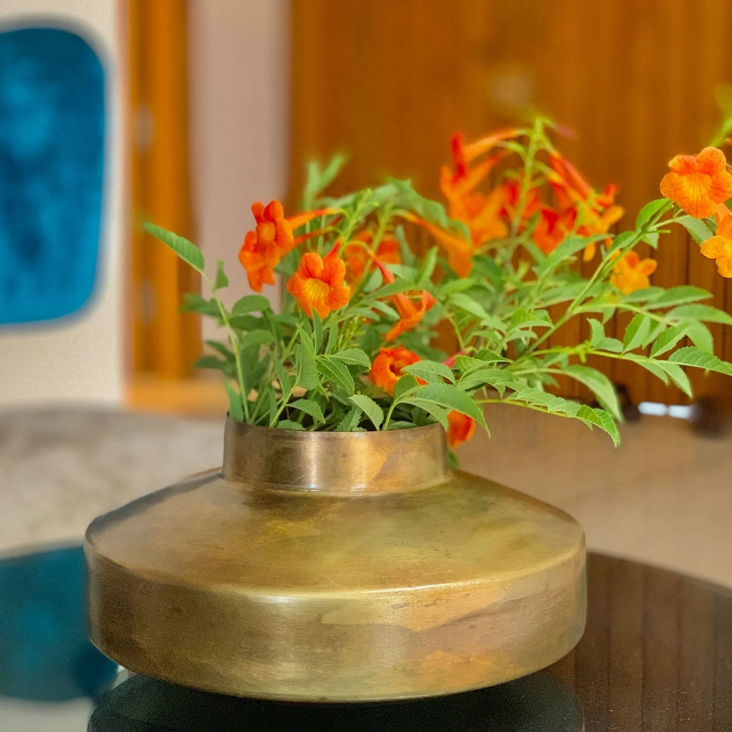 Affordable Price Flower Pot Shiny Polished For Rooms Corners Decoration Handmade Vessel Pot Standard Metal Pot