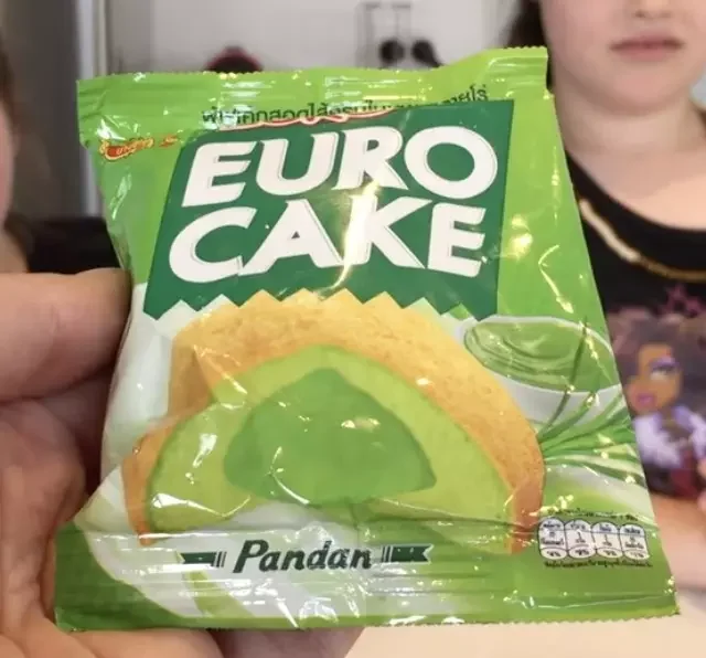 Euro Custard Bun Cake Premium 114g Wholesale Custard Cake Puff Cake and Sweet Pandan Cream Box of 12 pcs asian snacks