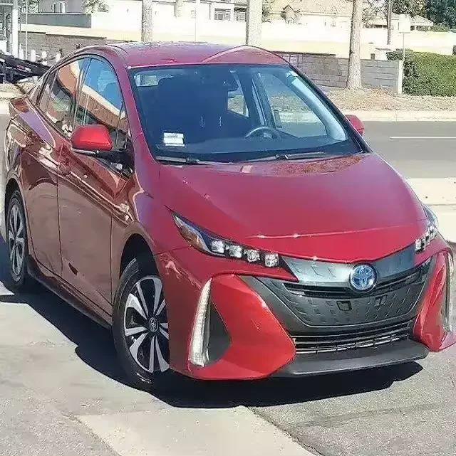 Подержанный 2017 Toyotaa Prius Prime