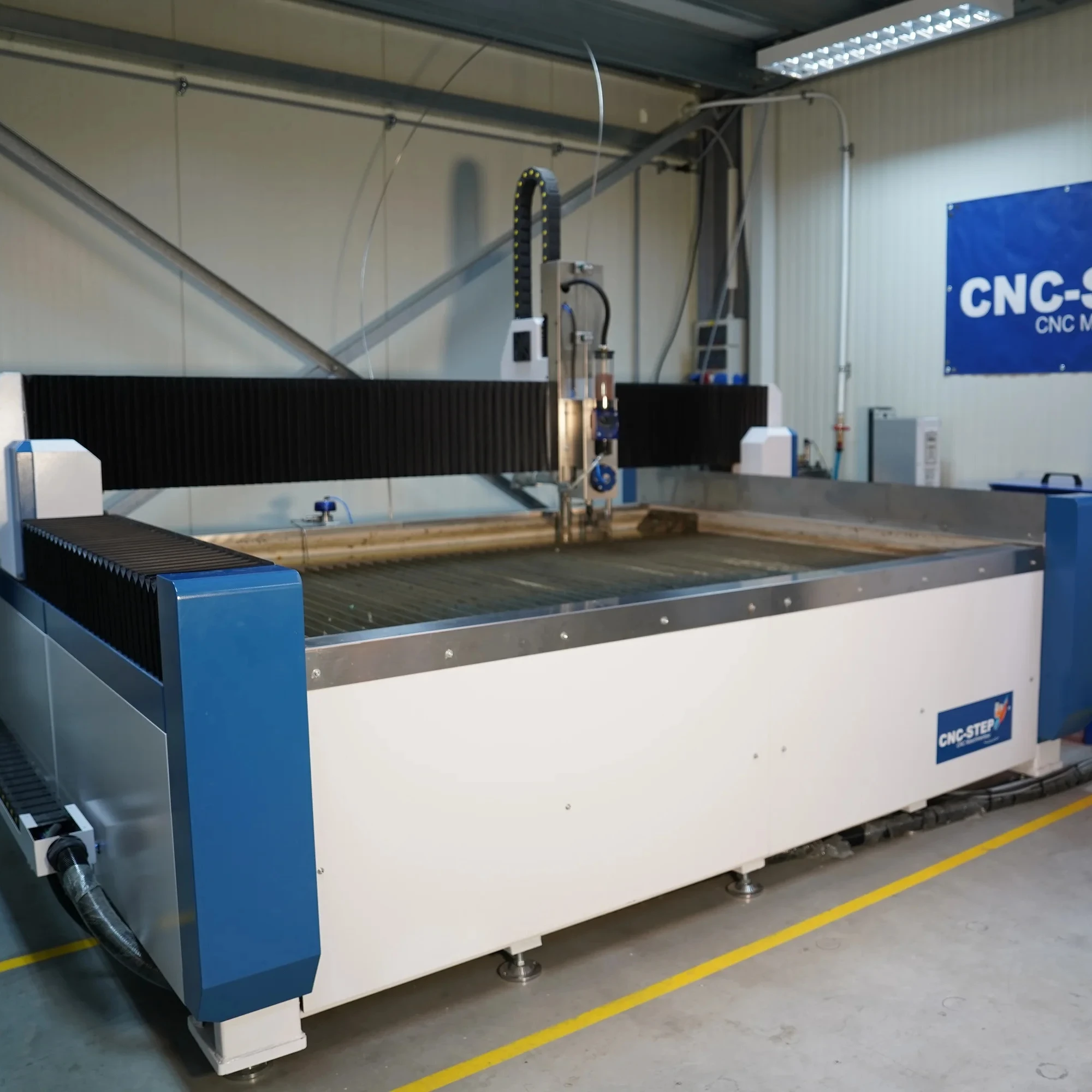 150 mm Cutting Thickness Excellent Performance Widely Used Water Jet Stone Cutting Machine HPC-3015