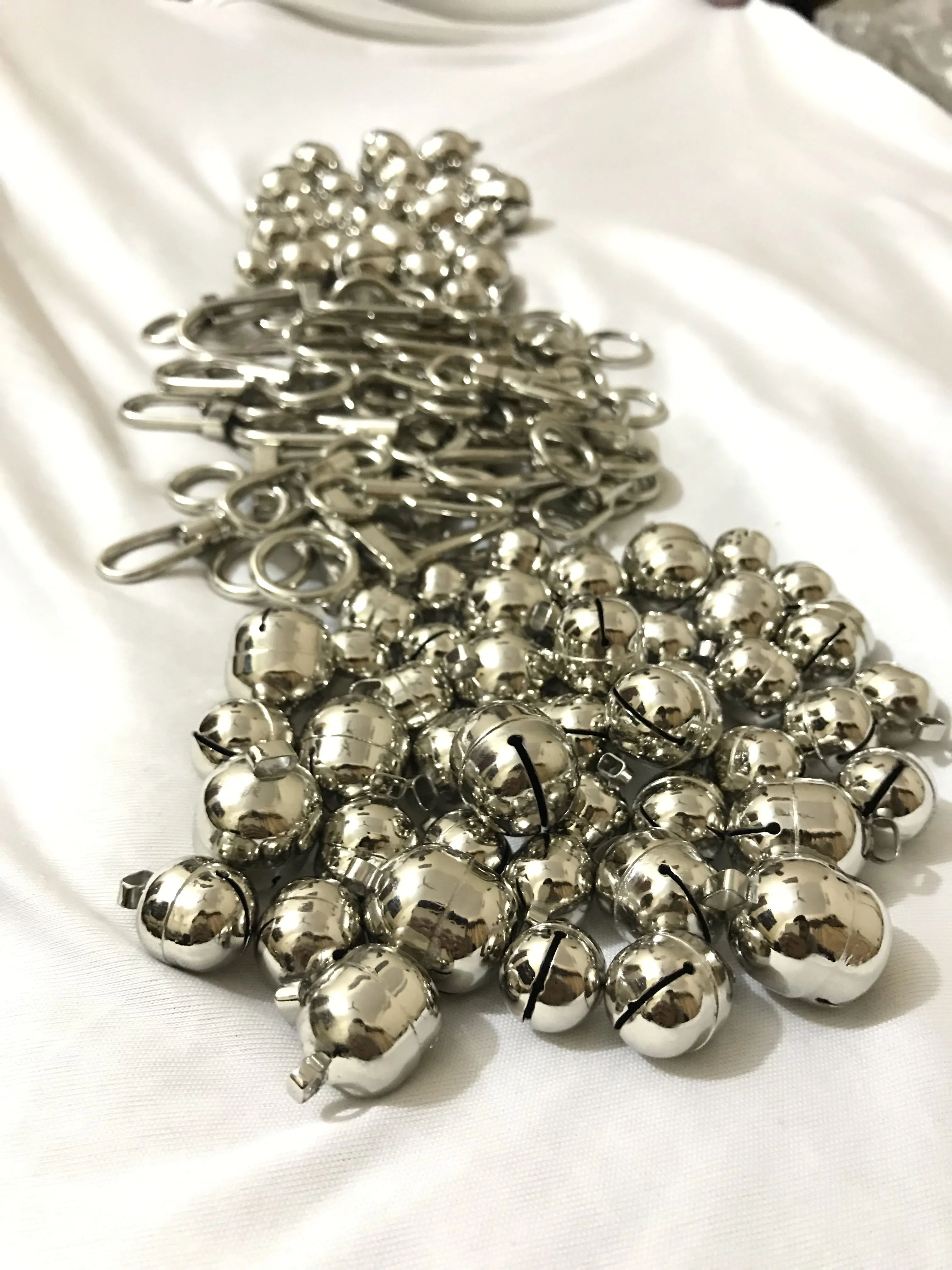 Raptor High Quality Acorn Silver Cat Bells Pet and Dog Bells for Hunting