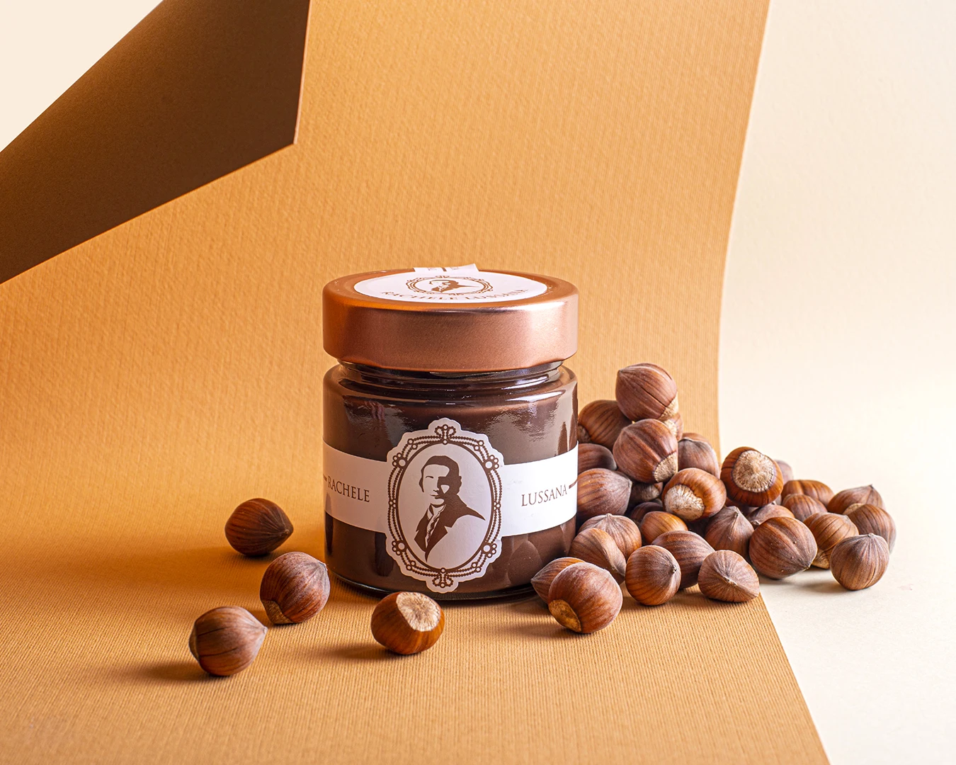 High quality Italian spreadable cream with Hazelnut 220g made with high-quality and natural ingredients