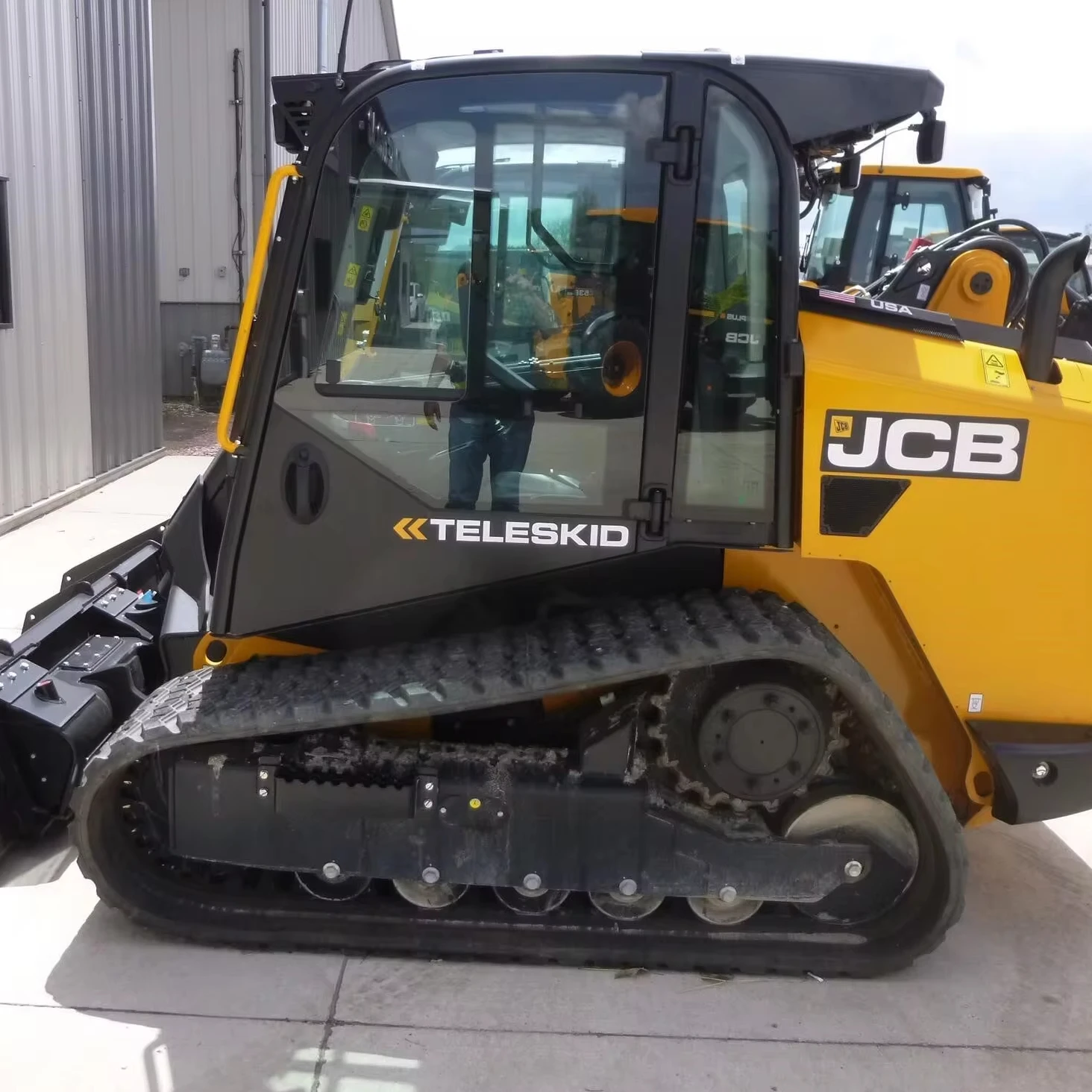 Скидка компактный гусеничный погрузчик JCB 3TS-8T с креплениями для продажи во Флориде