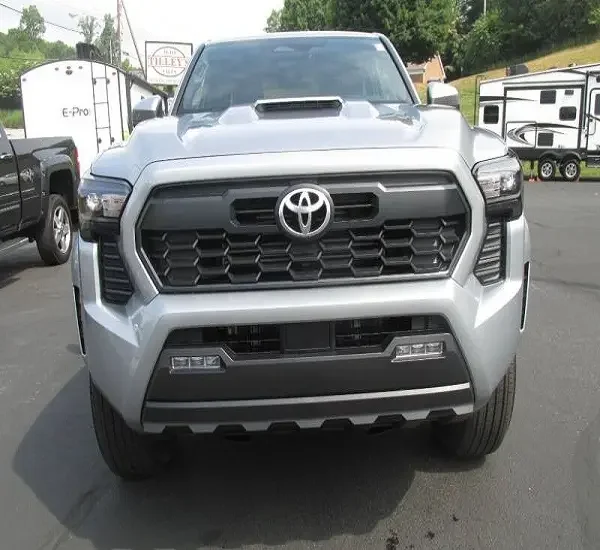 Чистый чистый используемый 2024 Toyota Tacoma
