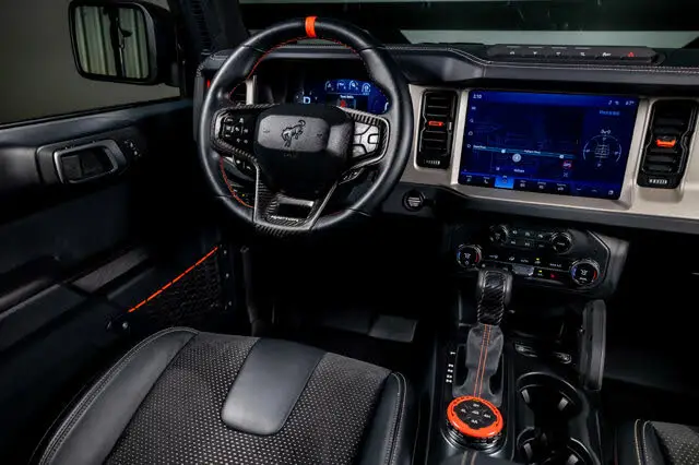2024 Ford Bronco SUV б/у 4WD с панорамным видом на люк кожаная коробка передач левое рулевое управление размерный автобус