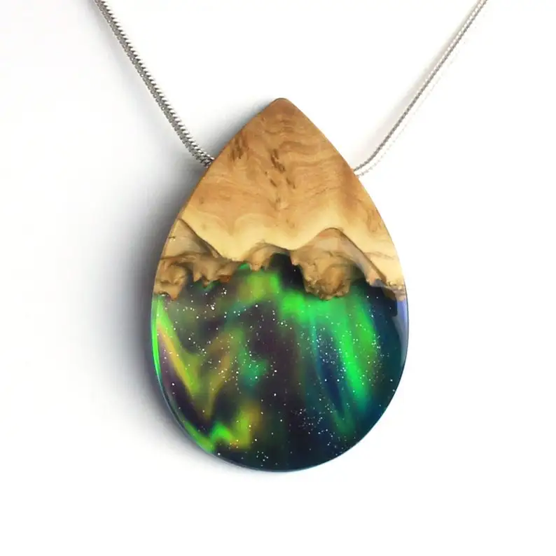 Creative lucite resin and wood jewellery pendants wood and resin jewellery and necklace wholesale price from India