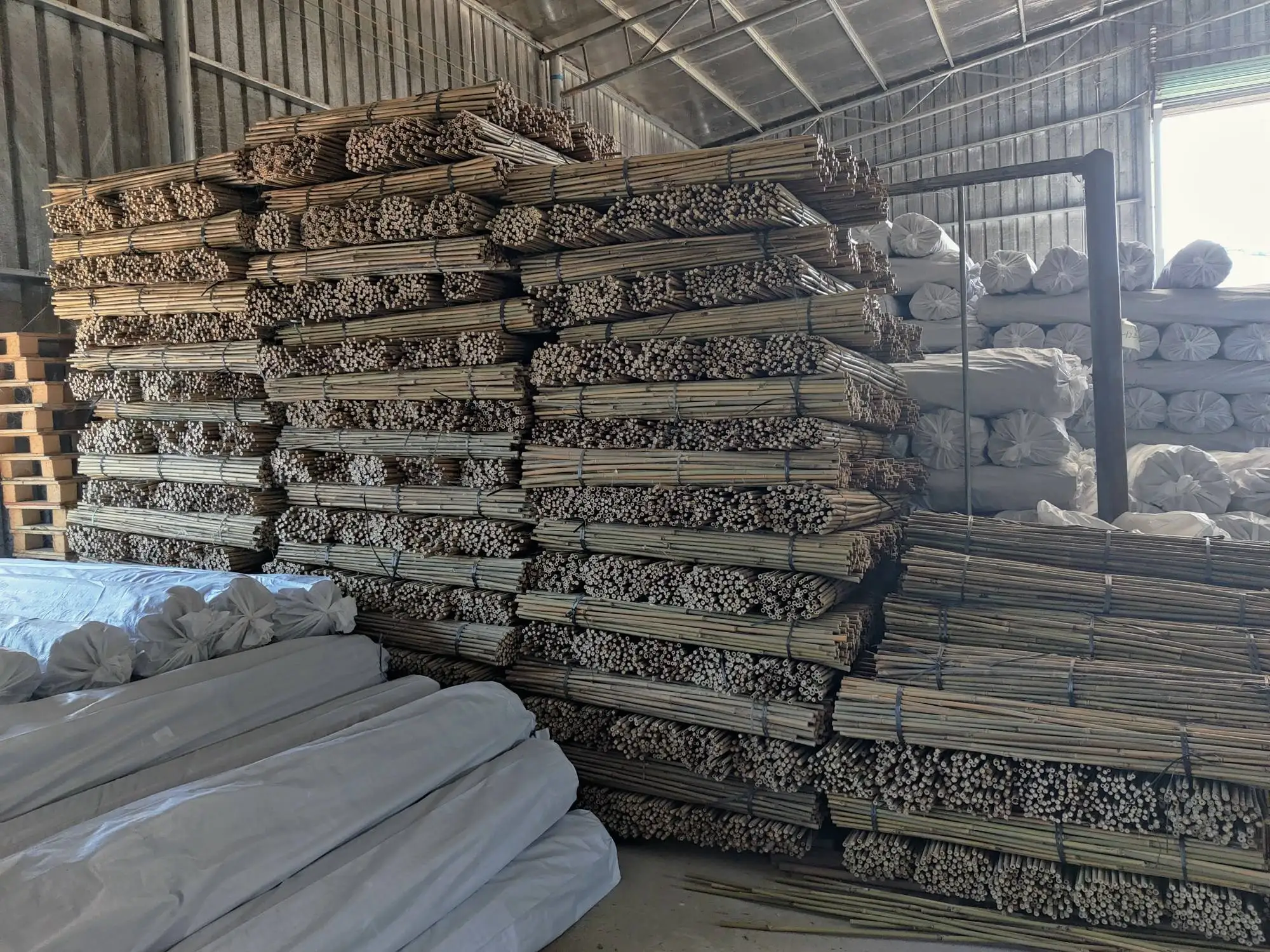 Raw Sustainable Bamboo Garden Stakes Ideal for Plant Support in Agriculture, Made in Vietnam