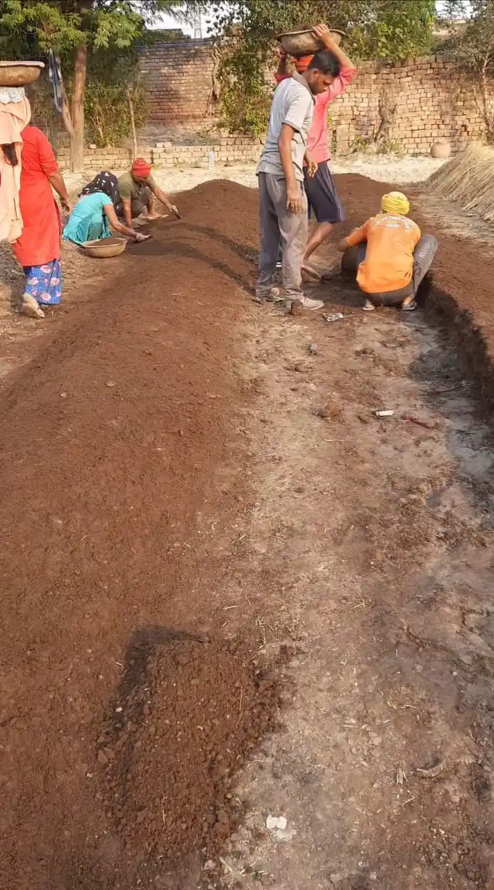 Vermicompost Manure 100% Organic Fertilizer 1Kg Packaging Enriches Soil With Micro-Organisms