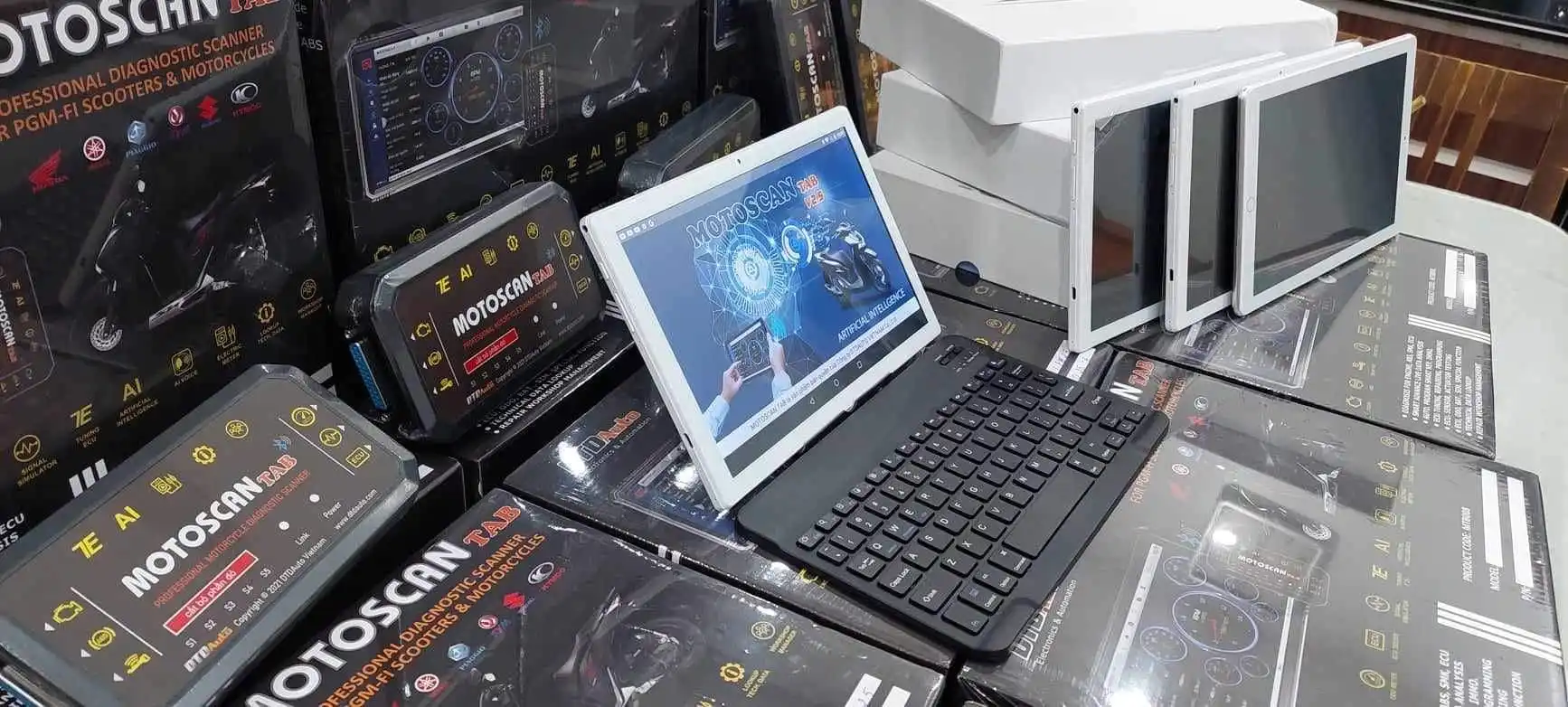 BEST SELLING MOTOSCAN TAB MOTORCYCLES DIAGNOSTIC DEVICE & SUPPORT VIRTUAL ASSISTANT VOICE FOR 9 LANGUAGES