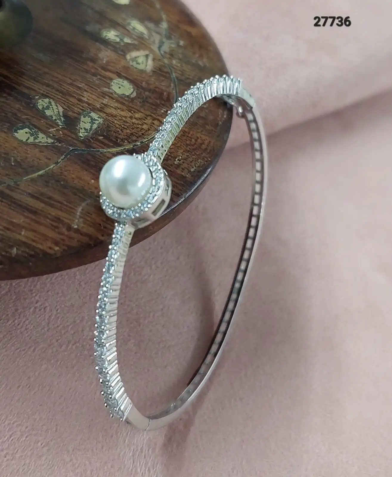 Cubic Zirconia American Diamond Popular Ladies Bracelet Zirconia Big Pearl Diamond Brass Bracelet for Women