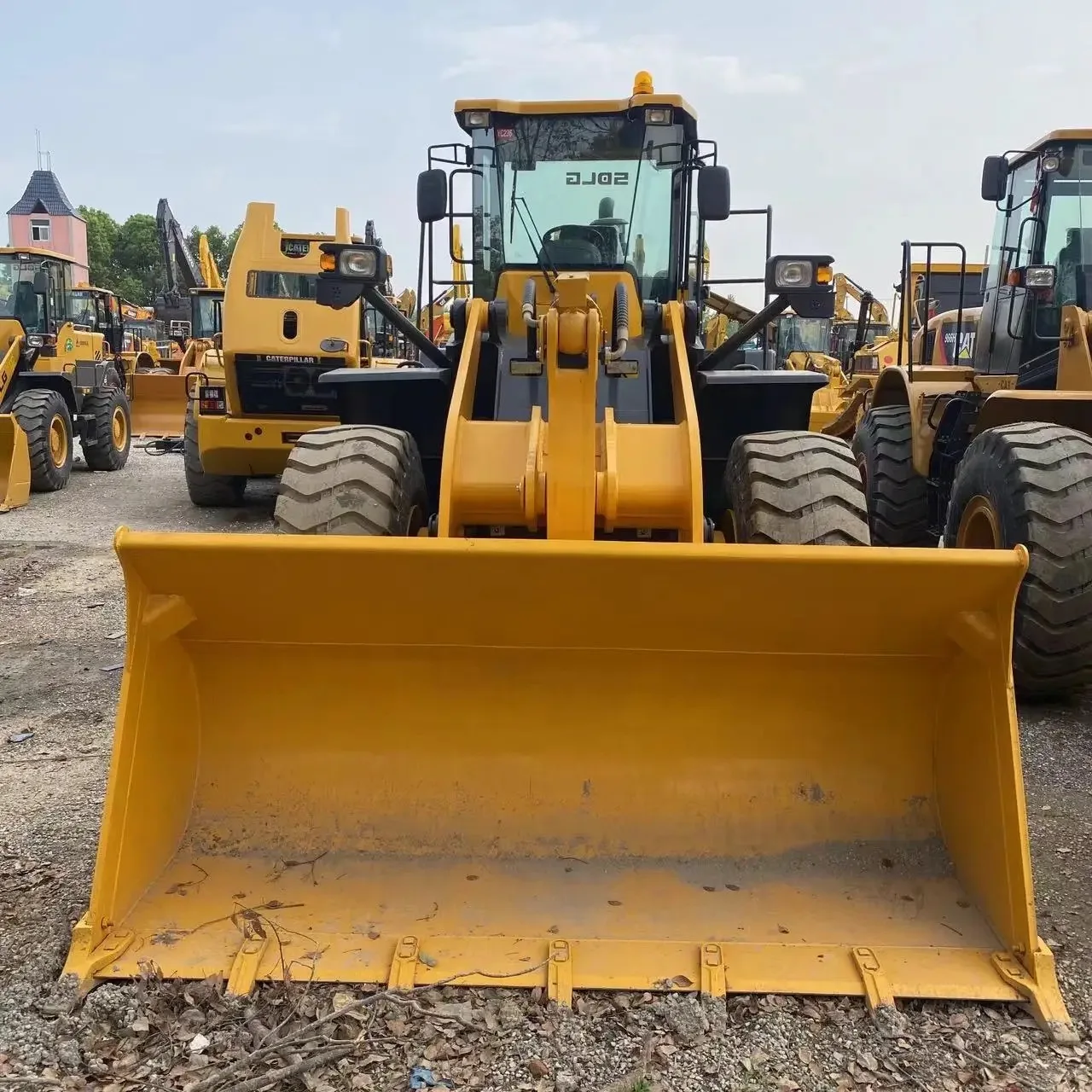 Погрузчики CATERPILLAR 4x4
