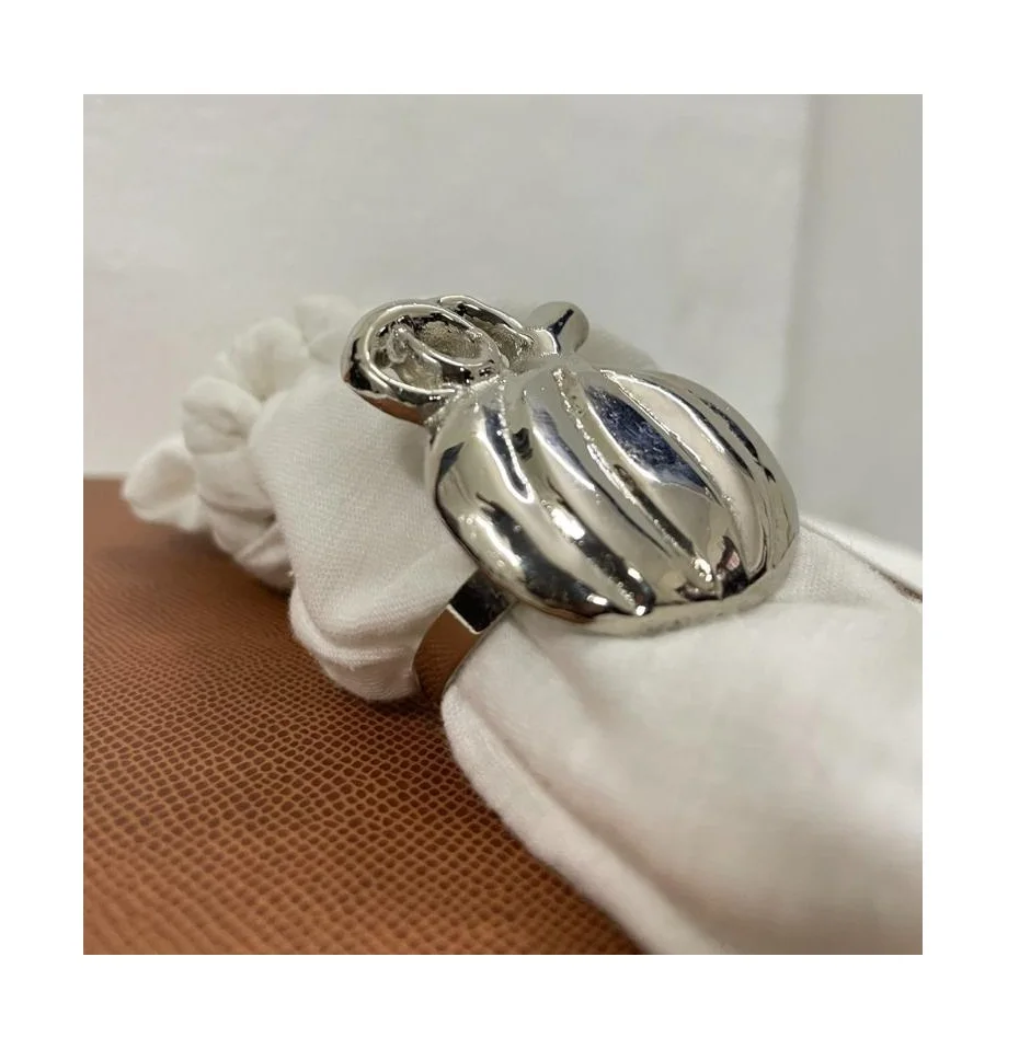 Whole Sale Silver Finished Iron Metal Napkin Ring Holder For Wedding Table Decoration Napkin Rings
