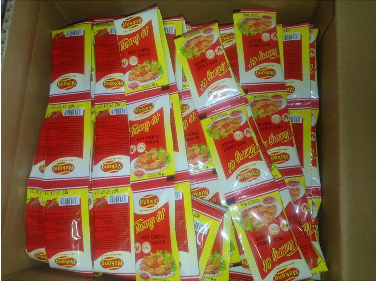 Seasonings & Condiments - Convenient Mekong Chilli Sauce in Sachet 10g Fresh Spicy Garlic Chili Paste Natural spicy sauce price