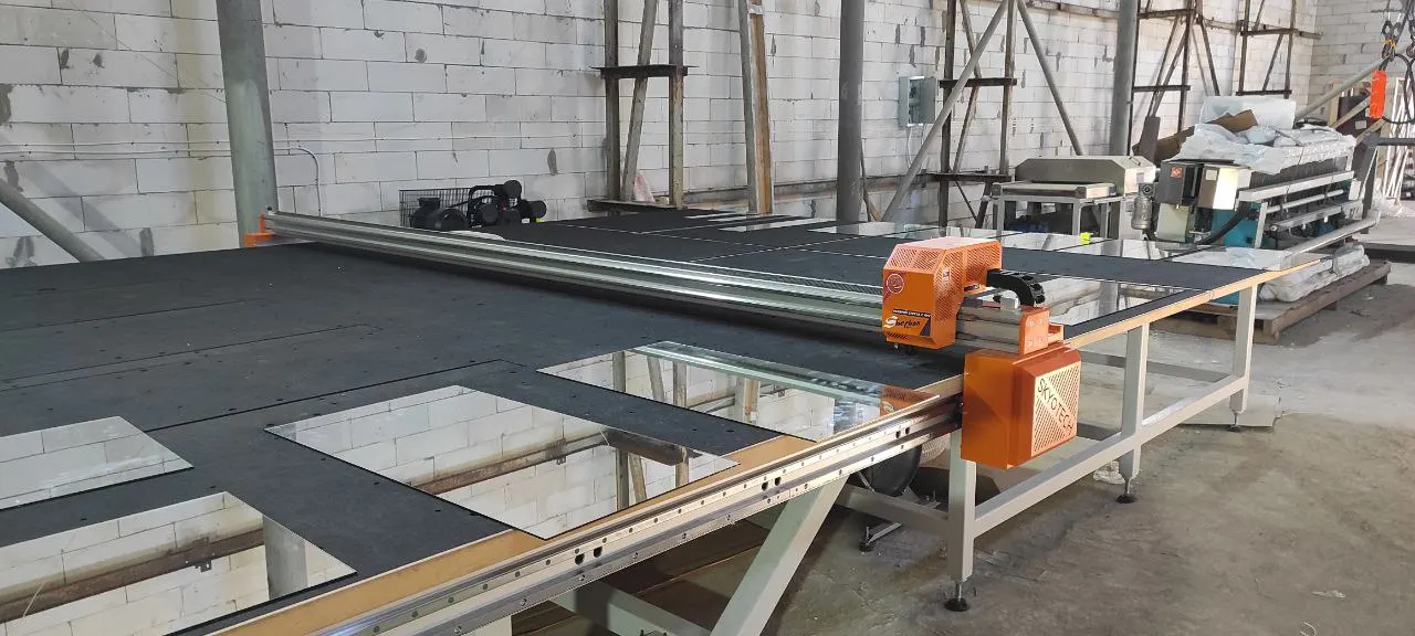 Best price CNC glass cutting machine  equipment for straight and curved cutting of glass and mirror sheets