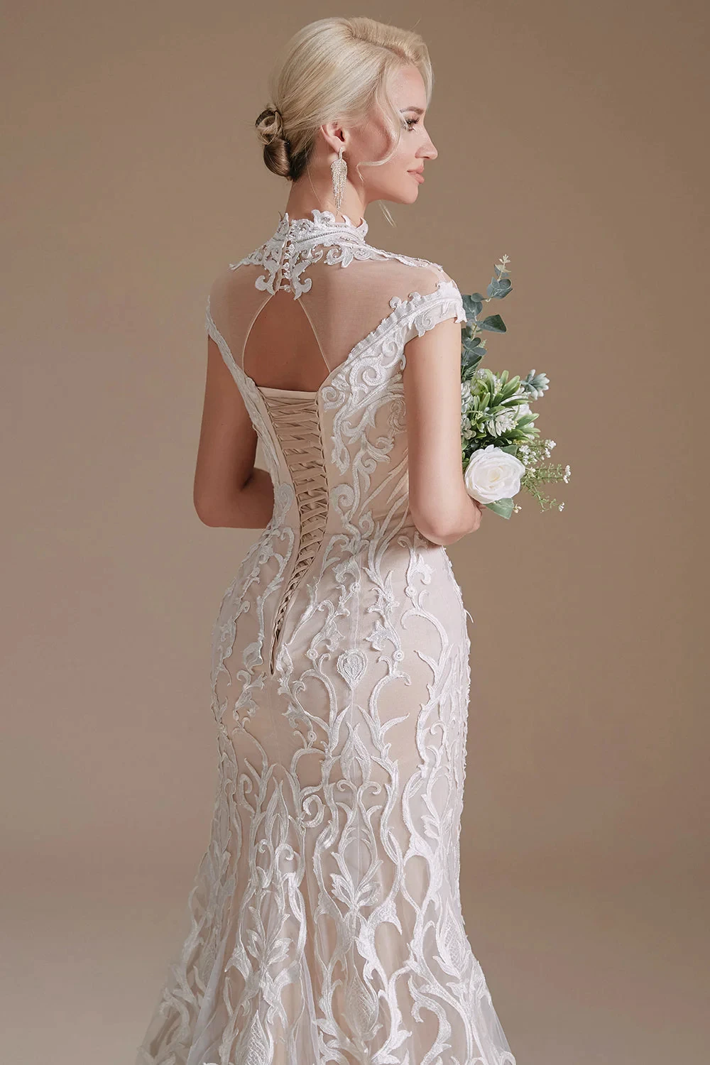 Elegant Mermaid White High Neck lace-up Back Bride Dress Decent Applique Wedding Dress Classic Formal Wedding Bridal Dress