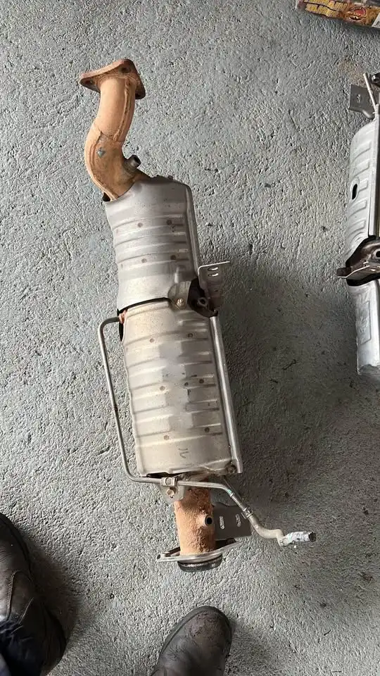 Каталитический нейтрализатор (катализатор) б/у бренд E$T модель 008/3813 оптовая цена