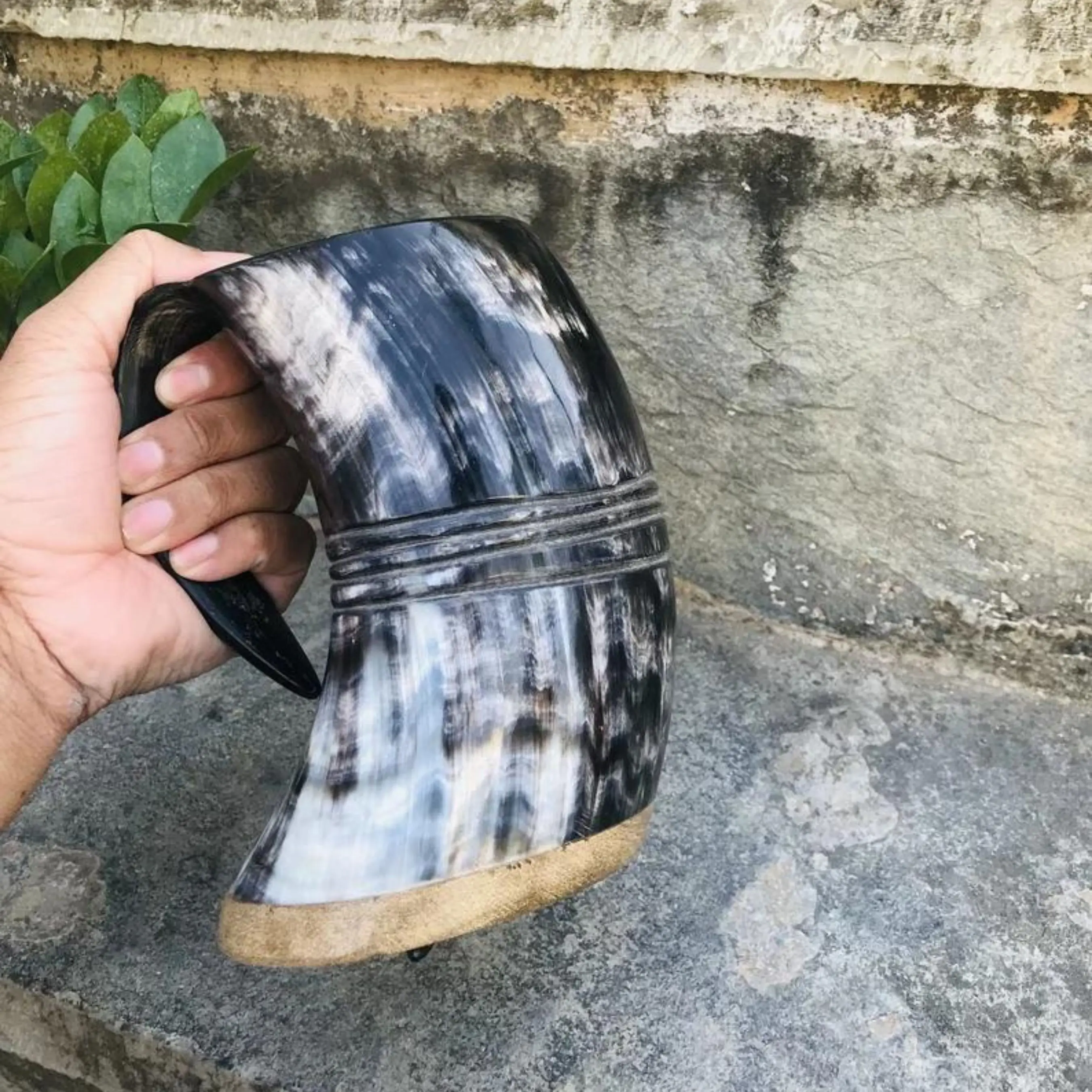 Top Notch Quality Natural Handmade Horn Mug Sustainable Viking Drinking Horn Mug For Parties At An Attractive Price
