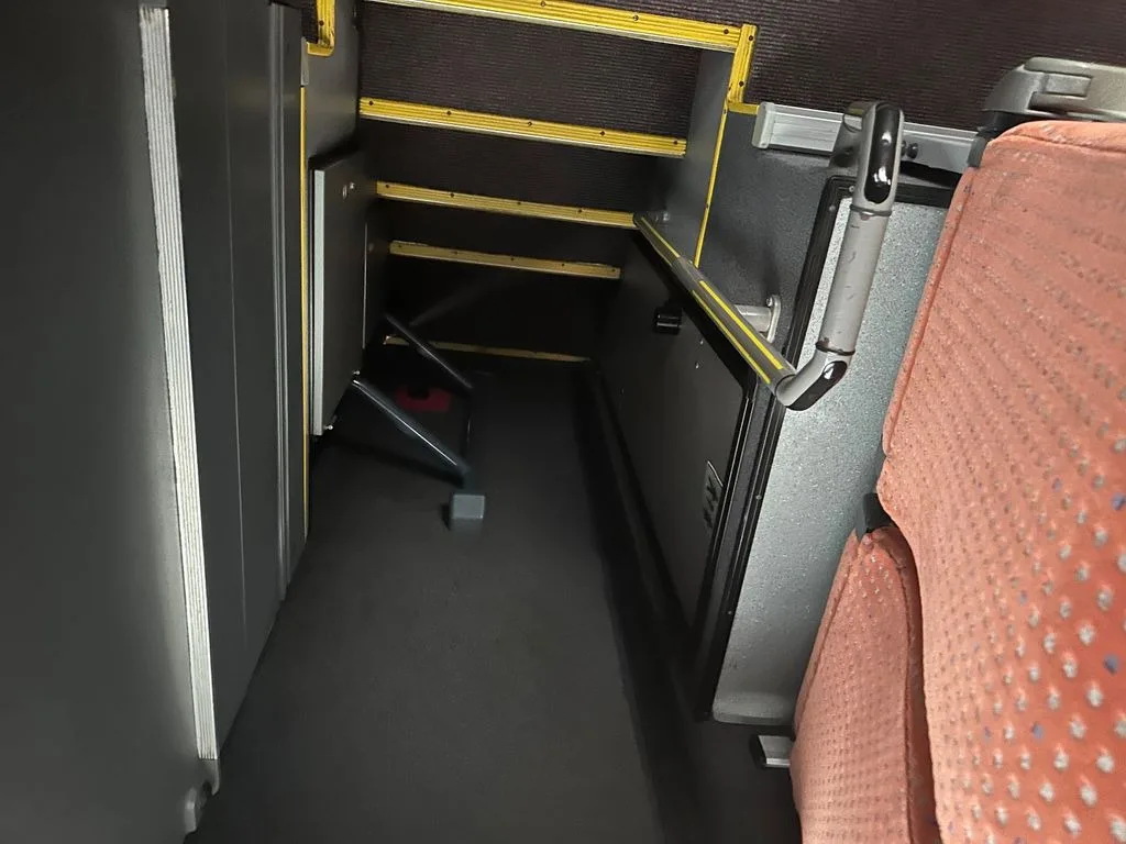 Used 2005 COACH Neoplan N 516S HDH L bus for sale zhongtong bus minibus used bus