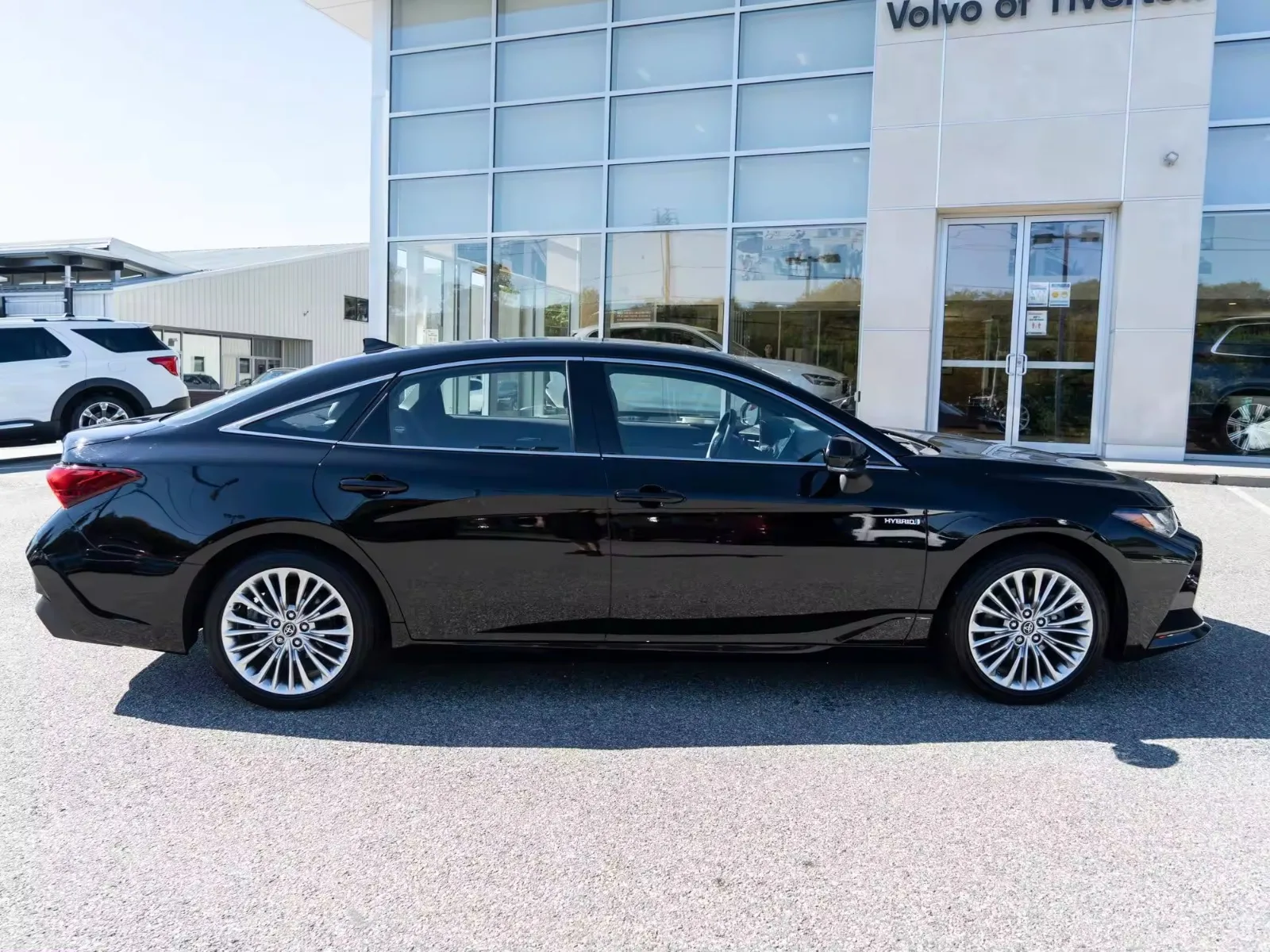 Cheap Used 2020 Toyota Avalon Hybrid XSE in Ruby Flare Pearl