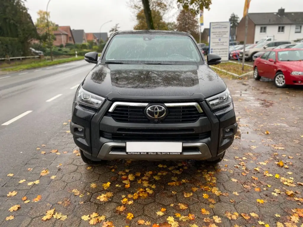 TO YOTA HI LUX DOUBLE CABIN INVINCIBLE 2023 USED