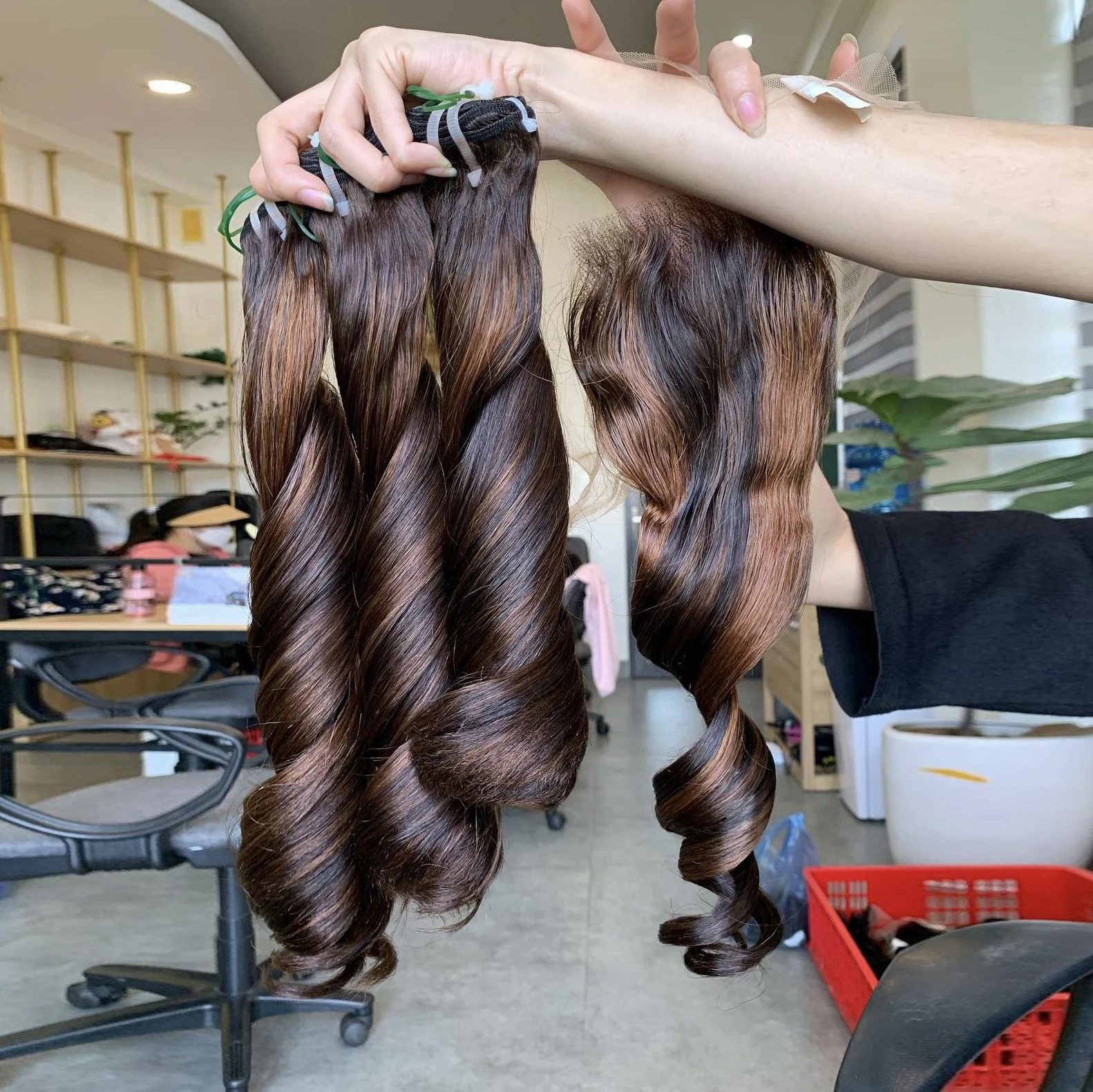 Высокое качество 4x4 новая прическа Омбре натуральные черные темно-коричневые 100% вьетнамские человеческие волосы с закрытием Длинные прямые парики кружева парик