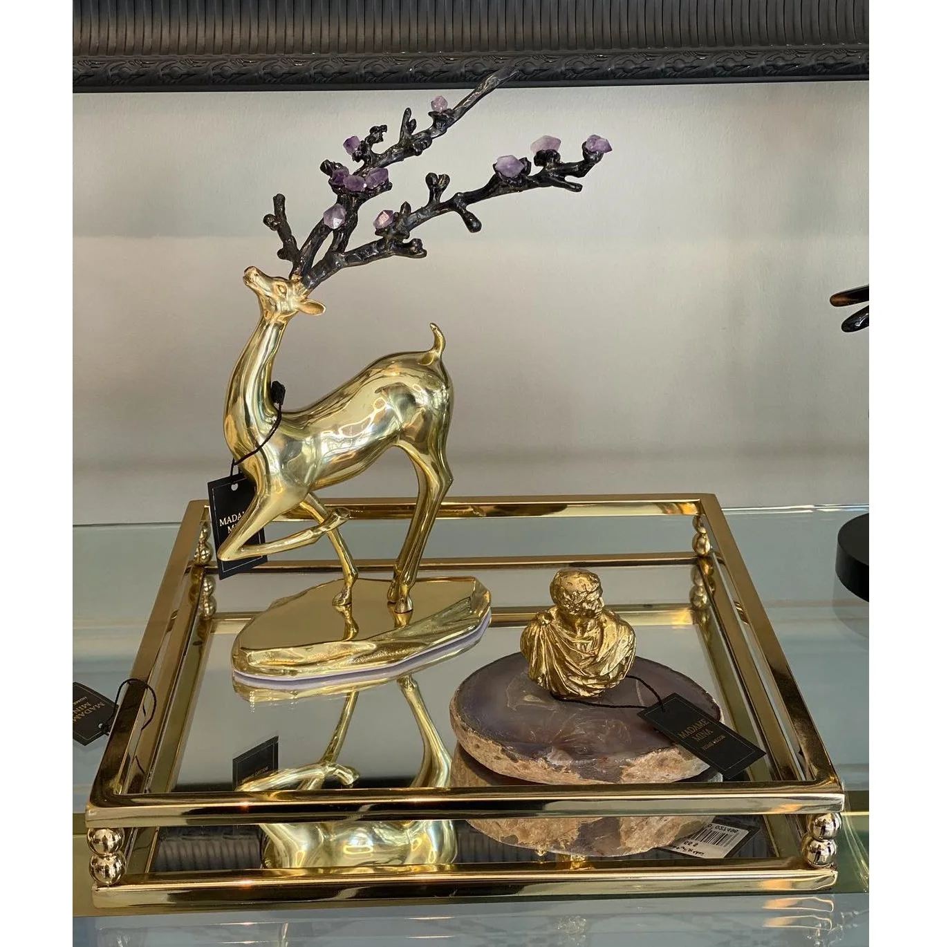 Antique Designing Aluminium Sculpture Glossy Gold Finished Best Quality Metal Sculpture For Table Top Centerpiece
