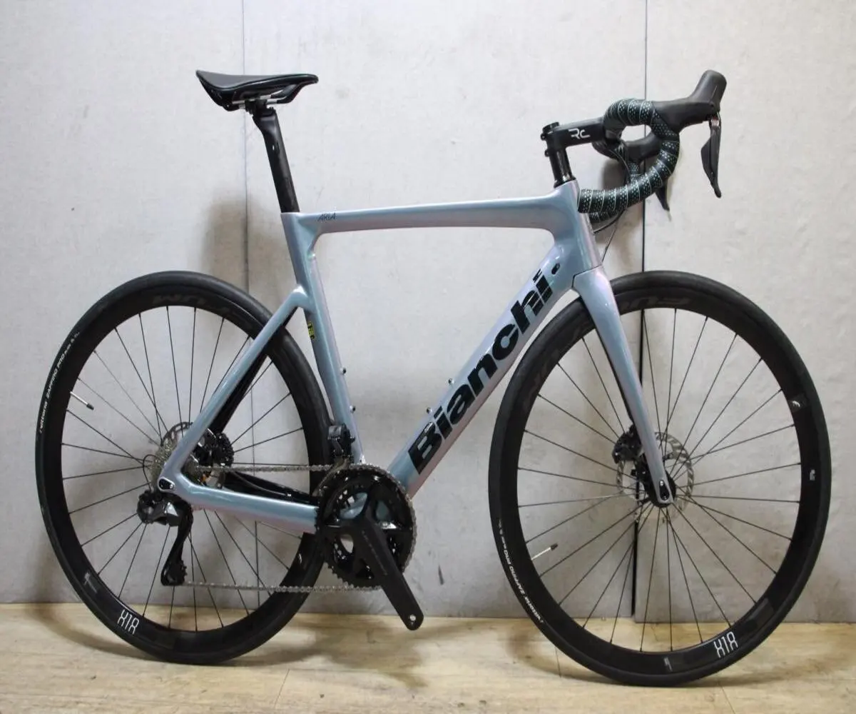 High Quality Second Hand Bianchi Road Racing Bicycle from Japan Shimano Shifter Aluminum and Steel Fork Disc Brake System