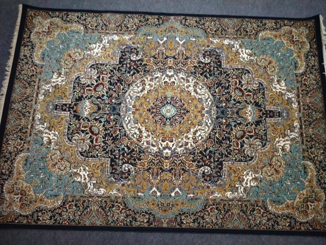Export Quality Embroidered Modern Carpets Rugs for Home and Hotel Use from Indian Supplier at Bulk Price