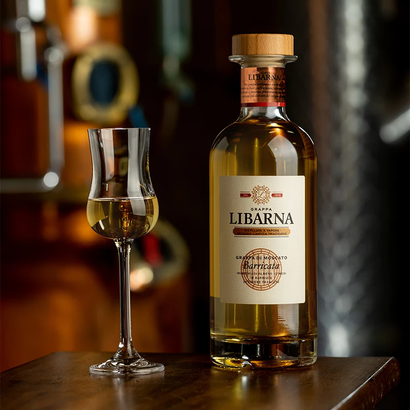 Линия высшего качества Сделано в Италии флакон GRAPPA Libarna Москато 6 x 0 70 мл готов для