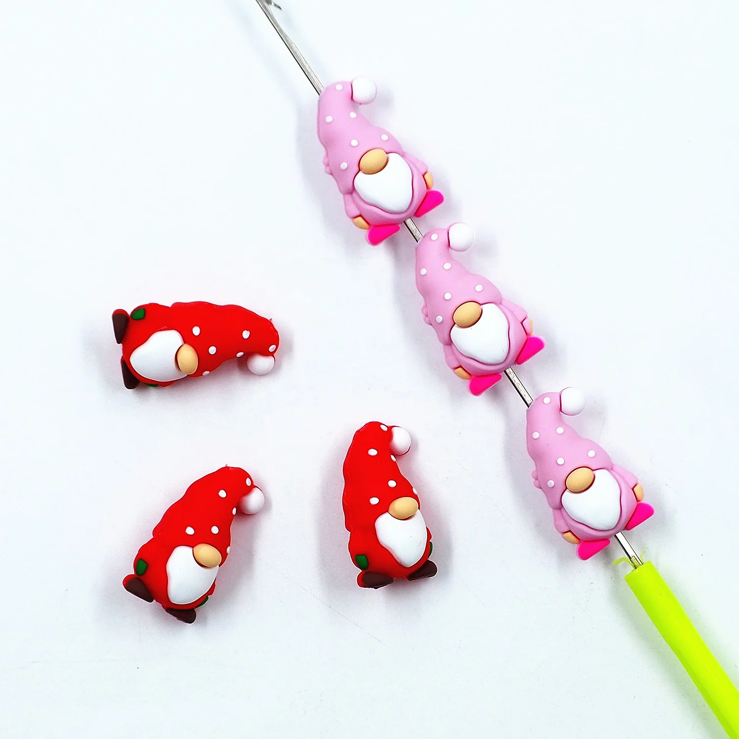 Hot Sale Food Grade Jewelry Making DIY Pen KeyChain Bracelet Christmas Gnome Silicone 3D Focal Beads