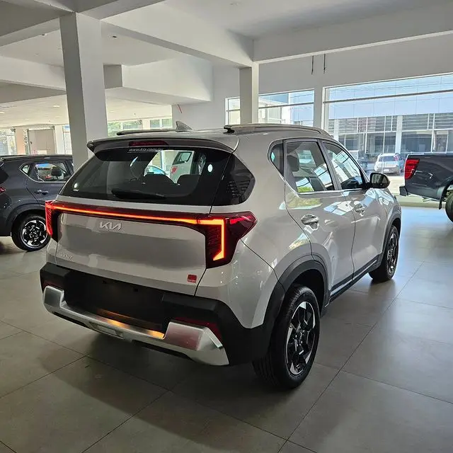Доступный 2025 Sonet EX 2WD