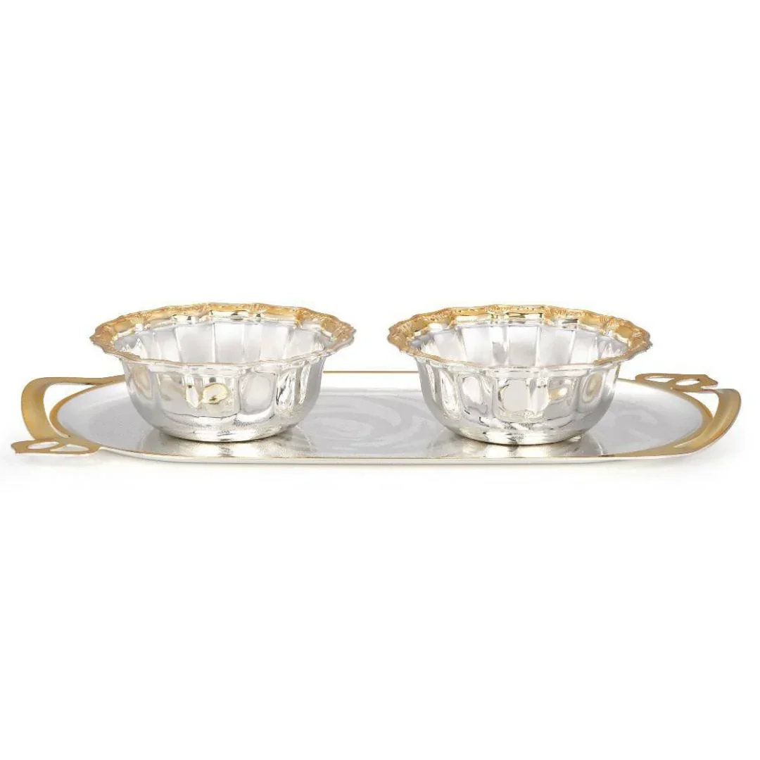 Aluminium Made Leaf Design Christmas Serving Tray Platter For Hotel Restaurant Table Top Fruits Serving Use Metal Tray In Gold