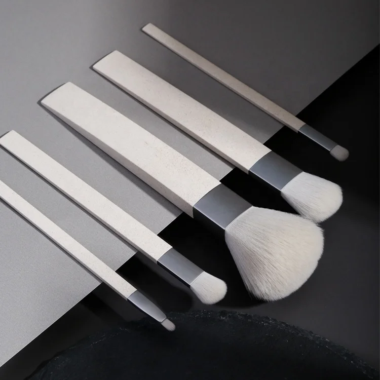 Eco-friendly Brush Beauty Tools Eyebrow Foundation Brush Wheat Straw 5pcs makeup brushes with PU bag