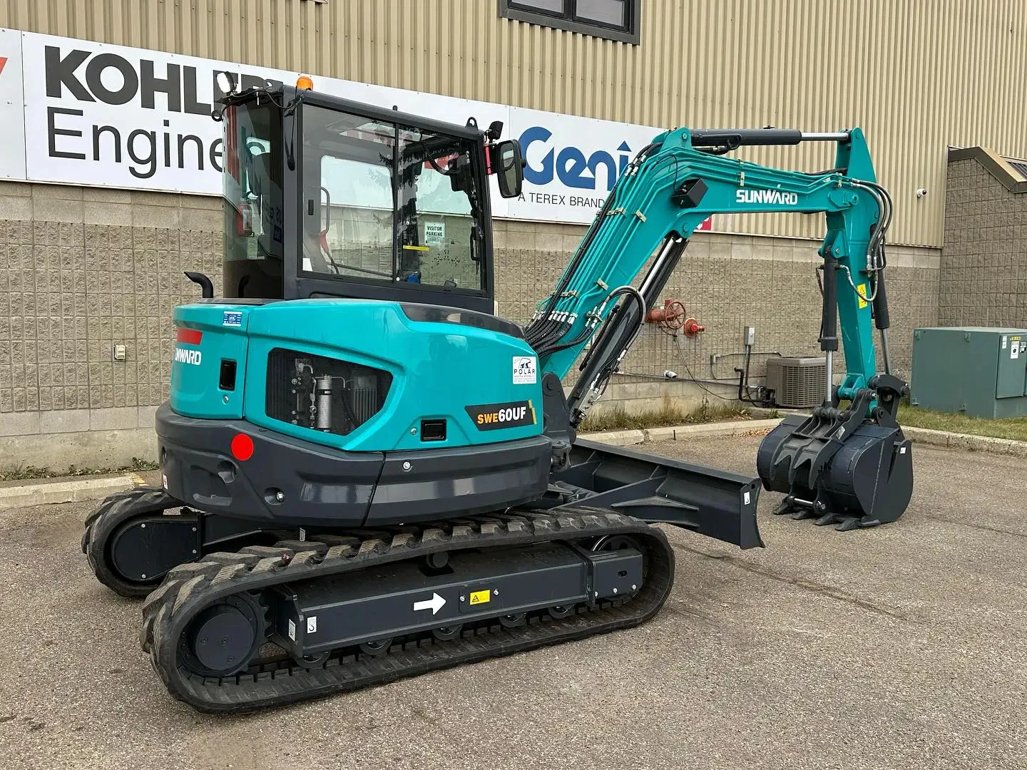 Ready to ship Sunward SWE60UF 6 Ton Mini Excavator Quality Core Components Included 10 Ton Operating Weight Great Value
