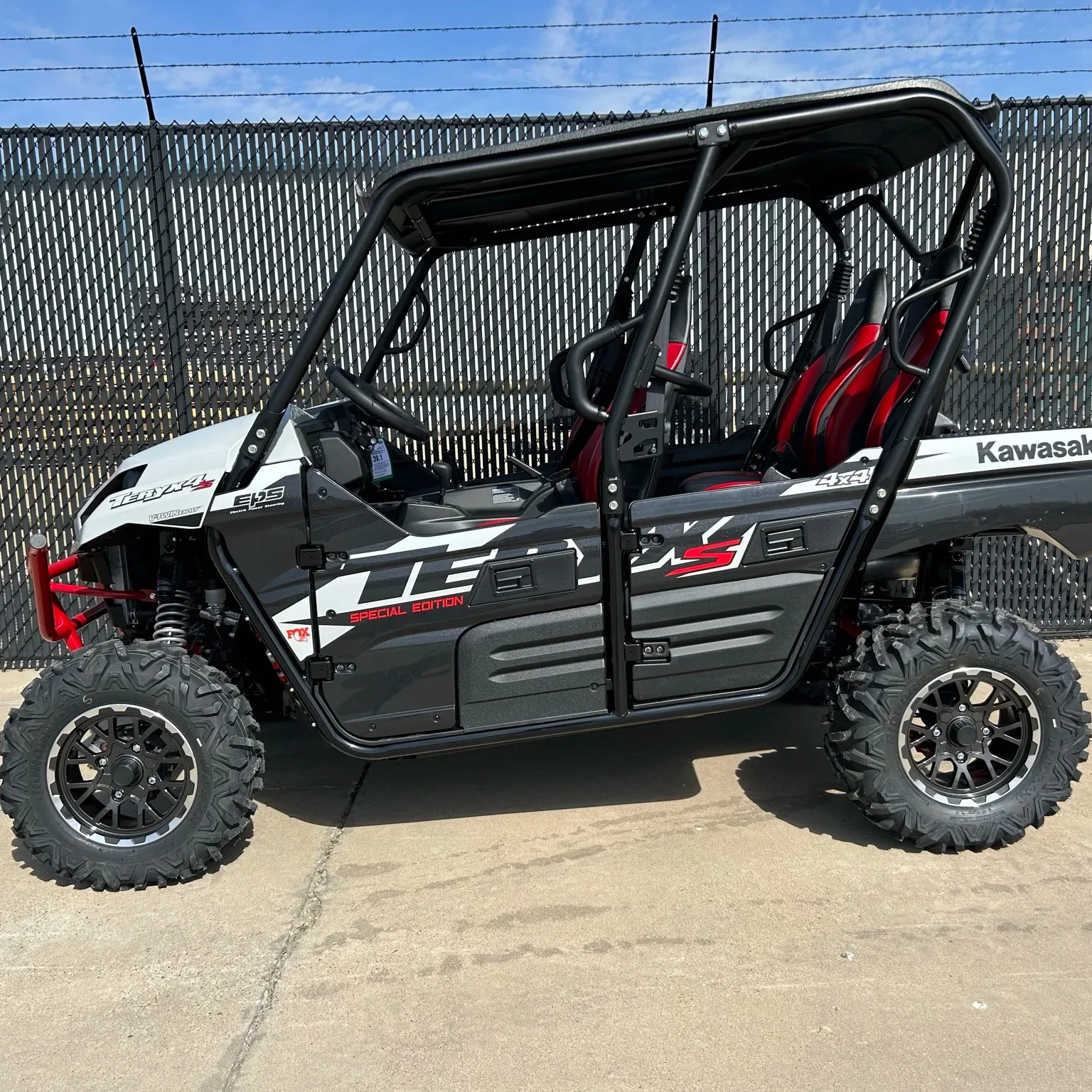 2023 Kawasaki Teryx4 специальное издание