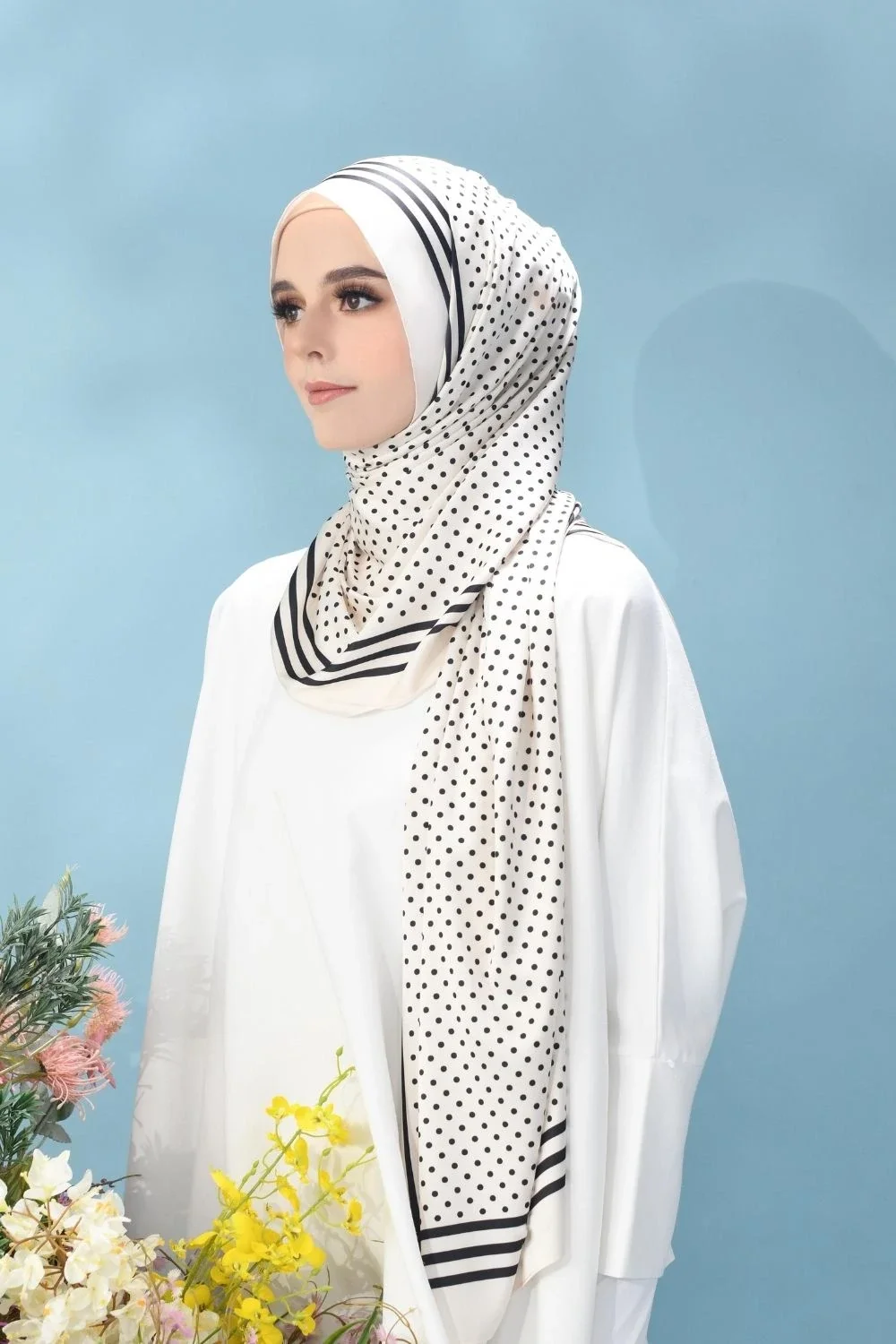 Soft Polyester Silk White Black Printed Polka Dot Women Scarf Stoles Scarves (Custom Print Available)
