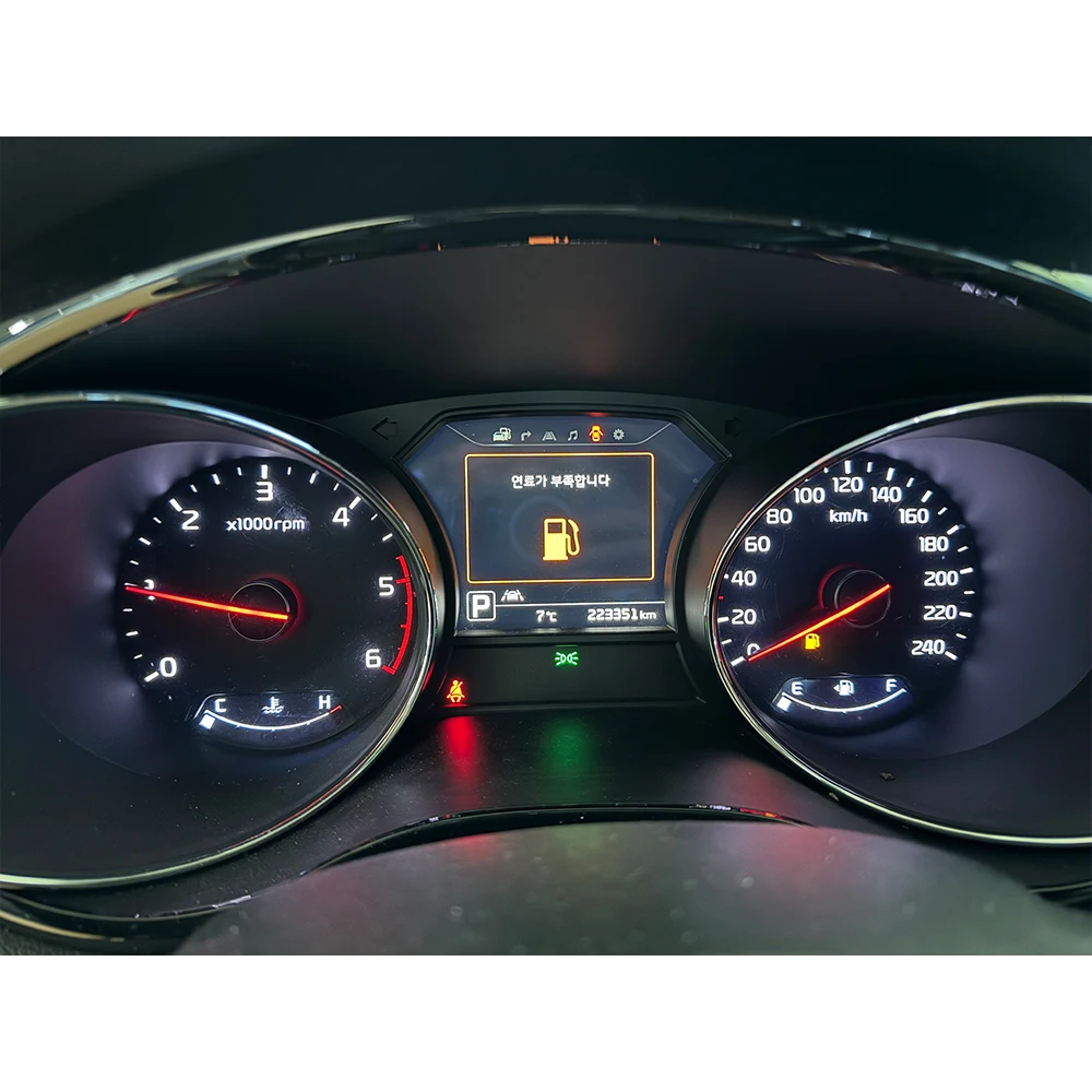 Hot Selling SUV 2018 KIA Carnival 9 STR Noblesse 2199cc Diesel used car good condition