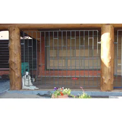 Custom-built Large Outdoor Pine and Spruce Wood Log Kennels Natural Solid Wood Kennel Kit for Dogs and Animals