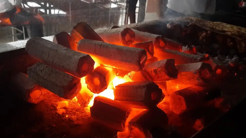 Mondol Briquette Charcoal  Hexagonal Hardwood, High Density Sawsdust Briquette Charcoal - Malaysia and Indonesia Origin