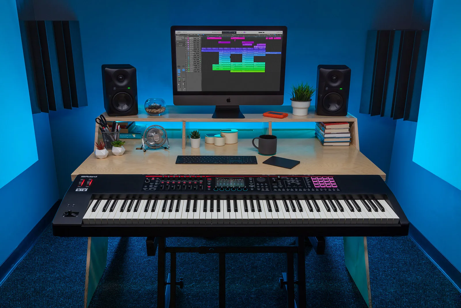 Roland Fantom 8 88-Key Synthesizer Workstation with Z-Frame Stand