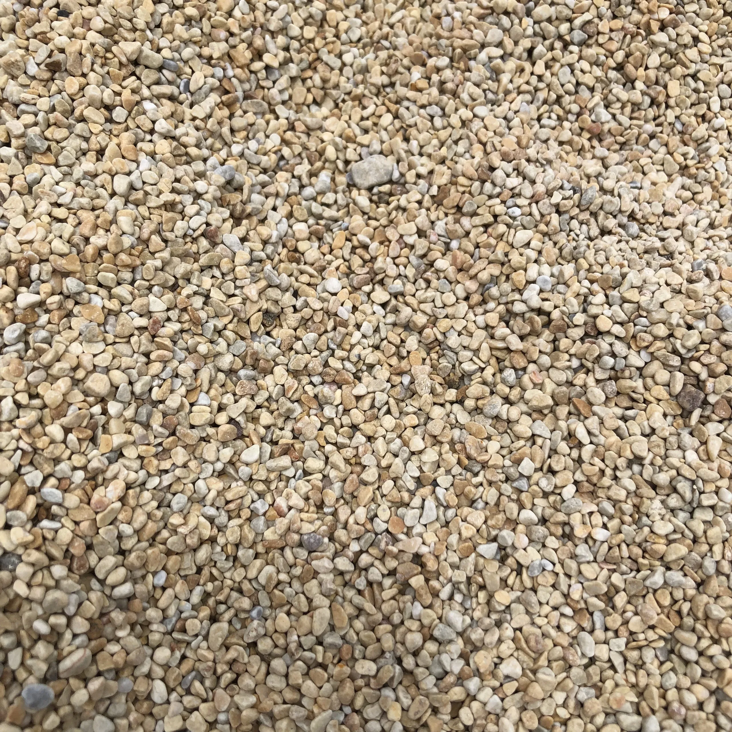 Vietnam Factory Supplies Stone Chips Gravels for Exposed Aggregate Resin Bound Floor & Landscaping  Tumbled Yellow Pebble Stone