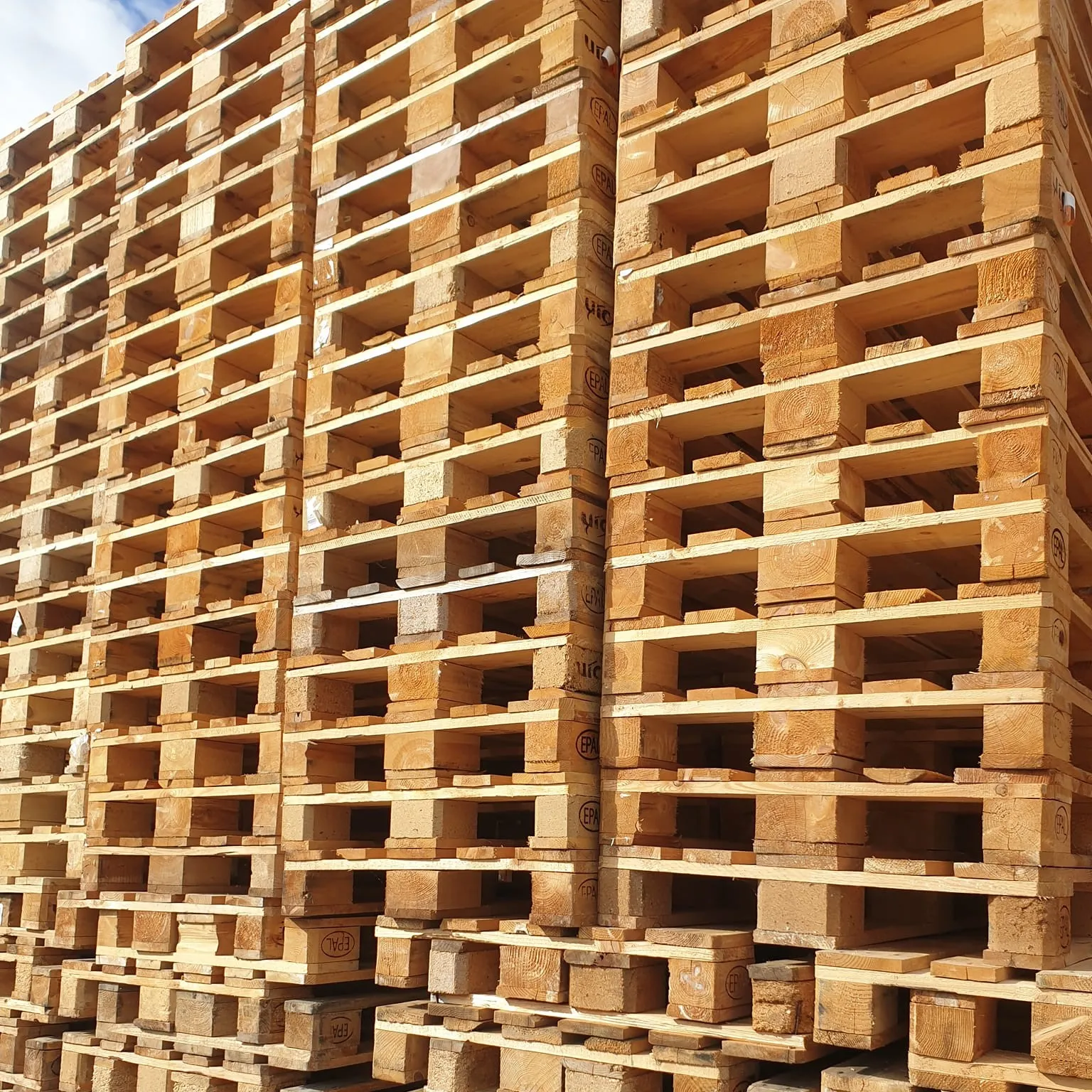 High Quality 2-Way Wooden Pallet  for Logistics Packaging Double Site Wooden Pallet at  Wholesale Prices