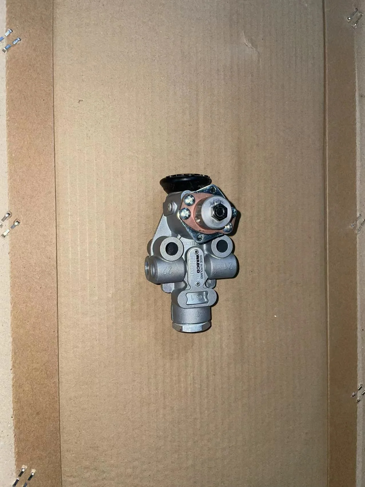 Original wabco 4640023300 4640023330 4640023340 Leveling Valve KAMAZ 5490 54901 6580 V-OLVO S-CANIA DAF European truck Parts