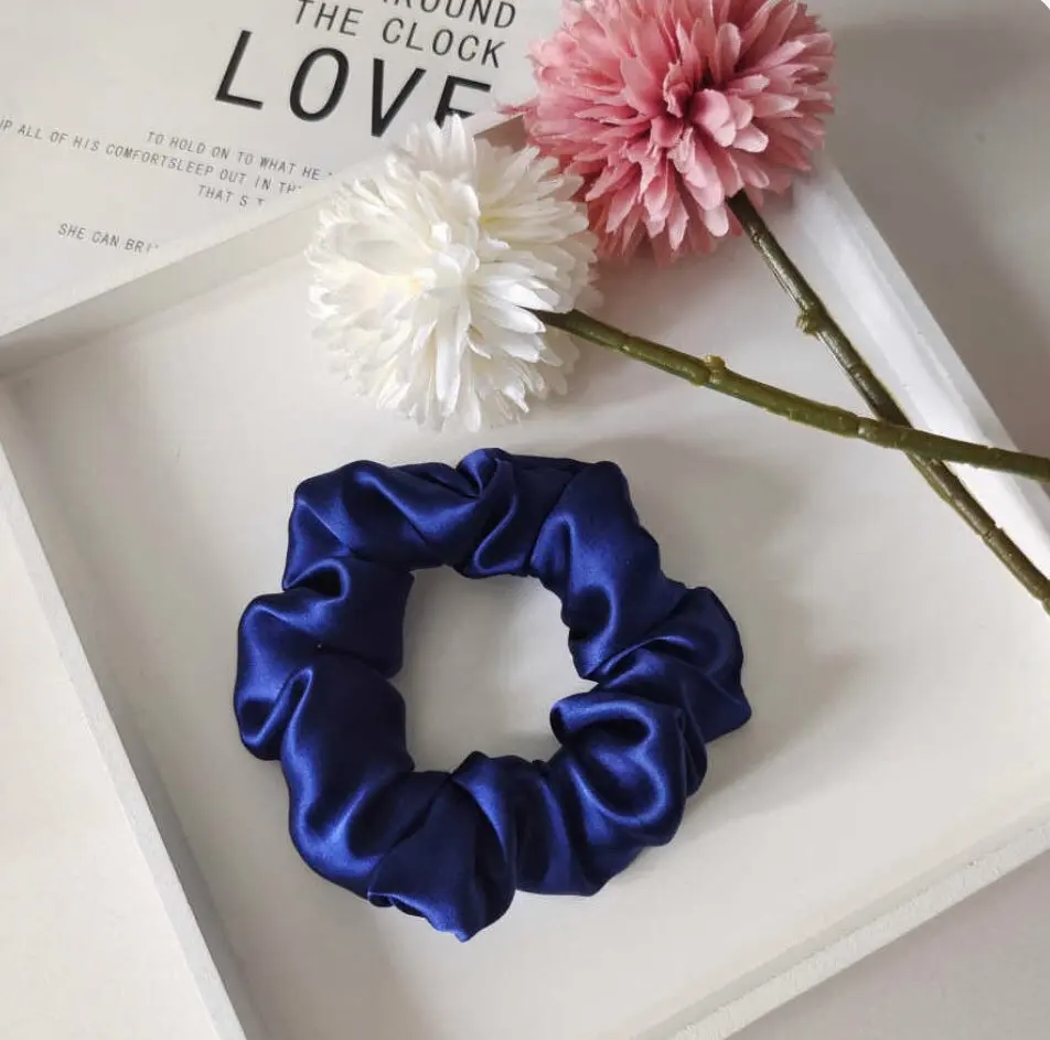 Luxury 100% mulberry silk 22 momme pillowcase, eye mask and scrunchy gift set. Gifts she will love. Skin friendly. Blue