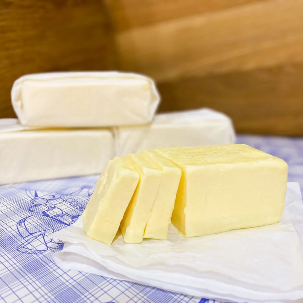Масло бычьего молока несоленое масло и соленое