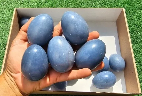 High Quality Angelite Egg Agate Quartz Healing Crystal Eggs Natural Stone Yoni Eggs Figurine Decorative Carved Stone Folk Art