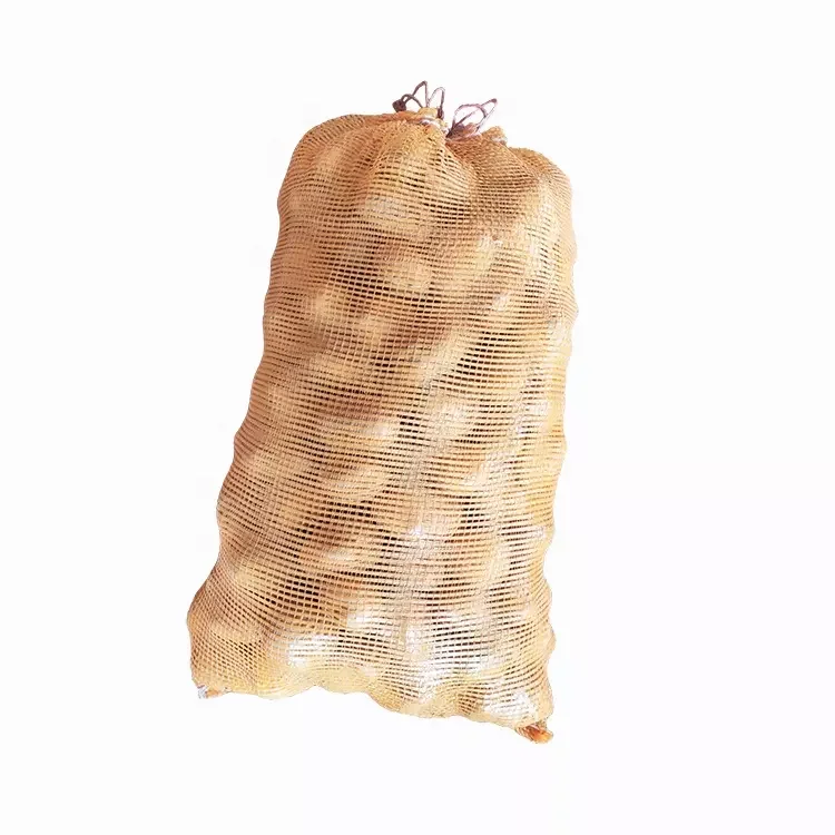 Свежий желтый картофельный